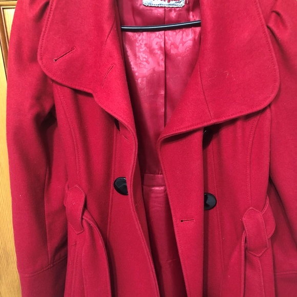 Red Jacket - Picture 3 of 7